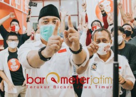 Debat kok Bawa Contekan, Eri-Armuji Tolak Mentah-mentah