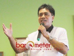 Akui Comot Foto, Tim Machfud: Kerugiannya di Mana sih