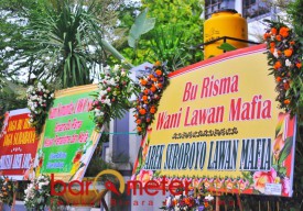 Bela Risma Balai Kota Dibanjiri Karangan Bunga Dukungan