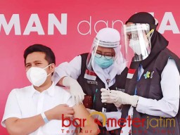 Divaksin Corona Emil Tak Lihat Waktu Disuntik, Kenapa