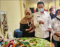 Ekonomi Lamongan Lumpuh Yuhronur Fokus Garap UMKM