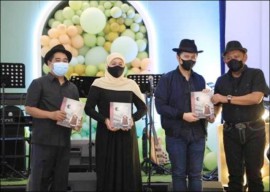 Pesta Ulang Tahunnya Heboh, Akhirnya Khofifah Minta Maaf