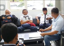 Datangi DLH Jatim, Nelayan Tolak Reklamasi di Banyuwangi!