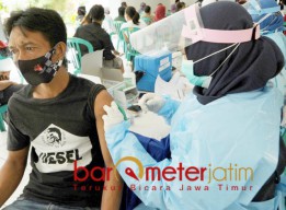 Jurus Surabaya Tekan Covid-19: Masifkan Vaksinasi Massal