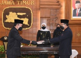 Diancam Hak Angket, Khofifah Mendadak Lantik 16 Kepala OPD