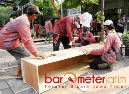 Pemkot Surabaya Siapkan Peti Mati, Eri Harap Tak Terpakai