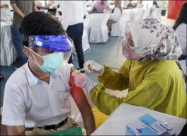 Surabaya Kurang Nakes, Armuji Minta Rekrutmen Dipercepat