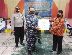 TNI AL Koarmada II Gelar Vaksinasi di Pulau Sapeken