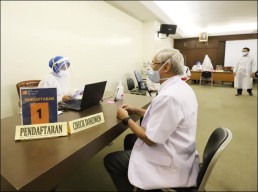 Ada 49 Ribu Nakes di Surabaya, Baru 9.194 Divaksin Moderna