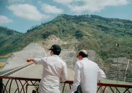 Turun ke Trenggalek, Emil Tinjau Kawasan Anjungan Cerdas