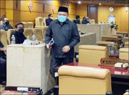 Protes Jawaban Khofifah soal P-APBD, Fraksi Gerindra Walk Out