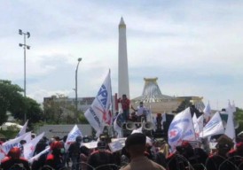 Jelang Penetapan UMP Jatim 2022, Buruh Warning Khofifah