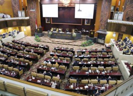 APBD 2022 Telat Dibahas, Gerindra: Khofifah Bukan Dirigen yang Baik