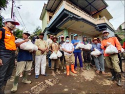 Gerak Cepat PKS Jatim Bantu Tangani Korban Banjir Batu