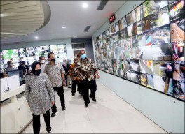 Risma: Command Center 112 Surabaya Bisa Dicontoh Pusat