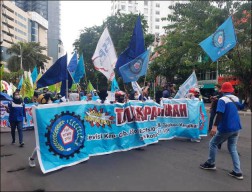 Timpang Jauh Selisih UMK 2022 Surabaya-Sampang Rp 2,4 Juta