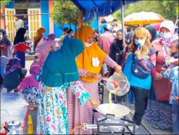 Lomba Masak, Cara Pemprov Jatim Cegah Pengungsi Erupsi Semeru Depresi