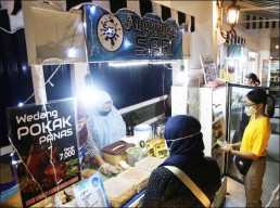 Intip Omzet UMKM di Tunjungan Romansa Surabaya, Per Hari Rp 2 Juta