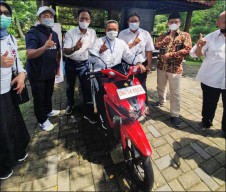 Kado Dies Natalis, Unesa Bikin Motor Elektrik buat Disabilitas