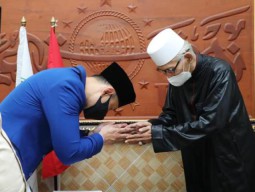 Bersarung, AHY Bahas Sinergi NU-Demokrat dengan Rais Aam PBNU