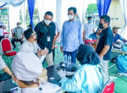 Covid-19 Naik, DPRD Surabaya Pastikan Seluruh Warga Dapat Vaksin Booster