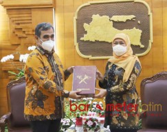 Direktur SSC: Keris Itu Bentuk Lamaran Prabowo untuk Khofifah, Kereta Kencananya Gerindra