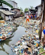 Armuji Geram Lihat Plastik dan Popok Bayi Menumpuk di Sungai: Ini Sampah dari Mana