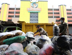 15 Tahun Bertahan di TPS, Akhirnya 157 Pedagang Boyongan ke Pasar Turi Baru