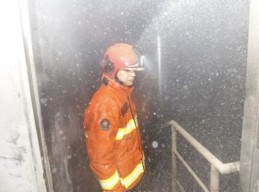 Tunjungan Plaza Terbakar, Eri Cahyadi Ikut Terjang Asap Pekat Cari Warga yang Terjebak