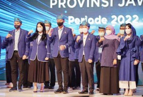 Menantu Pakde Karwo Hengkang, Emil Dardak Tarik Anak Khofifah Masuk Demokrat Jatim