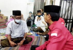 Takziah ke Keluarga Korban Kecelakaan Tol Sumo, PDIP Surabaya Sampaikan Duka Mendalam