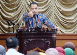 Peringatan Keras Eri Cahyadi ke Pejabat Pemkot Surabaya: Tak Penuhi Target Silakan Mundur