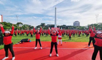 Ratusan Kader PDIP Jatim Senam “Sicita” di Tugu Pahlawan, Catat Rekor MURI