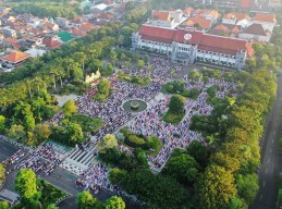 Shalat Id Kembali Digelar di Balai Kota Surabaya, Eri: Tonggak Semangat Gerakkan Ekonomi