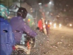 Senator Ahmad Nawardi Rekam Banjir di Surabaya: Semoga Wali Kota Cak Eri Belum Tidur