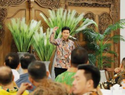 Emil Dardak Bertemu Himpunan Kawasan Industri di Restoran Seafood, Bahas Apa Ya