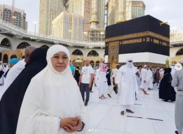 Khofifah Percepat Kepulangan dari Ibadah Haji, Lho Ada Apa
