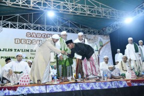 Hadiri Saronggi Bersholawat, Bukti Bupati Sumenep Dekat dengan Ulama