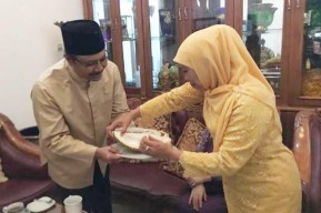 Elektabilitas Incumbent Masih 30, SSC: Pemilih Gus Ipul Belum Bisa Menyeberang ke Khofifah