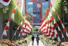 Pemkot Surabaya Bagikan 13.884 Bendera Merah Putih, Eks Napi Teroris juga Ikut Minta