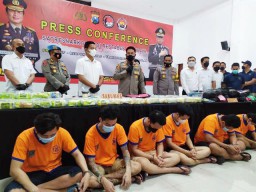 Polrestabes Surabaya Bongkar Peredaran 90,7 Kg Sabu, 8 Tersangka Terancam Hukuman Mati