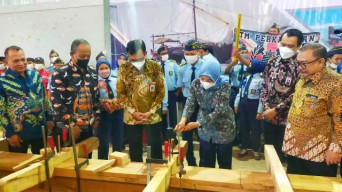 Kemendikbudristek Bangun 2 Kapal Tradisional, Dikerjakan PPNS dan SMKN 3 Buduran Sidoarjo