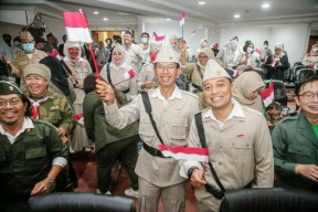 Diwarnai Lagu Kebyar-Kebyar dan Padamu Negeri, DPRD Surabaya-Eri Cahyadi Sahkan APBD 2023 Rp 11,2 T