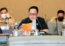 APBD Jatim 2023 Rp 30,57 T Disahkan di Hari Pahlawan, Adhy Karyono: Hasil Kerja Keras TAPD-DPRD