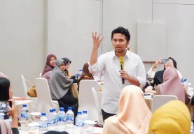 Emil Dardak: Percaya Saya, Sepintar-pintarnya Guru Enggak Ada yang Bisa Ngalahin Google!