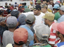 Wow Bupati Fauzi! Kucurkan Rp 1,2 Miliar Bantu Iuran BPJS Tukang Becak hingga Kuli Bangunan