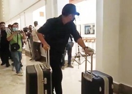 Buru Pemain Hibah di Jawa Timur, KPK Geledah Ruang Kerja Gubernur Khofifah!