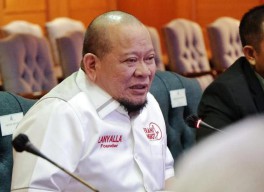 Penetapan UMK Jatim 2023 Dinilai Terjang Aturan, LaNyalla Sarankan Buruh Ajak Khofifah Bicara!