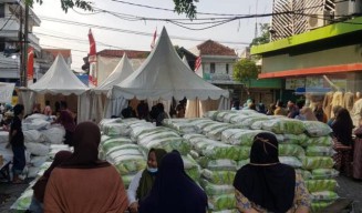 Jaga Stabilitas Harga hingga Akhir Tahun, Pemprov Jatim Gelontor 300 Ton Beras di Hari Natal