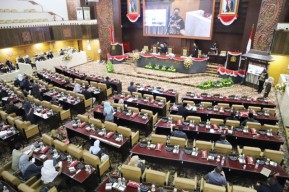 Rumah Pimpinan DPRD Jatim Digeledah, MAKI Minta KPK Usut Aliran Dana Hibah ke Parpol!